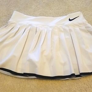 Nike girls pleated skort